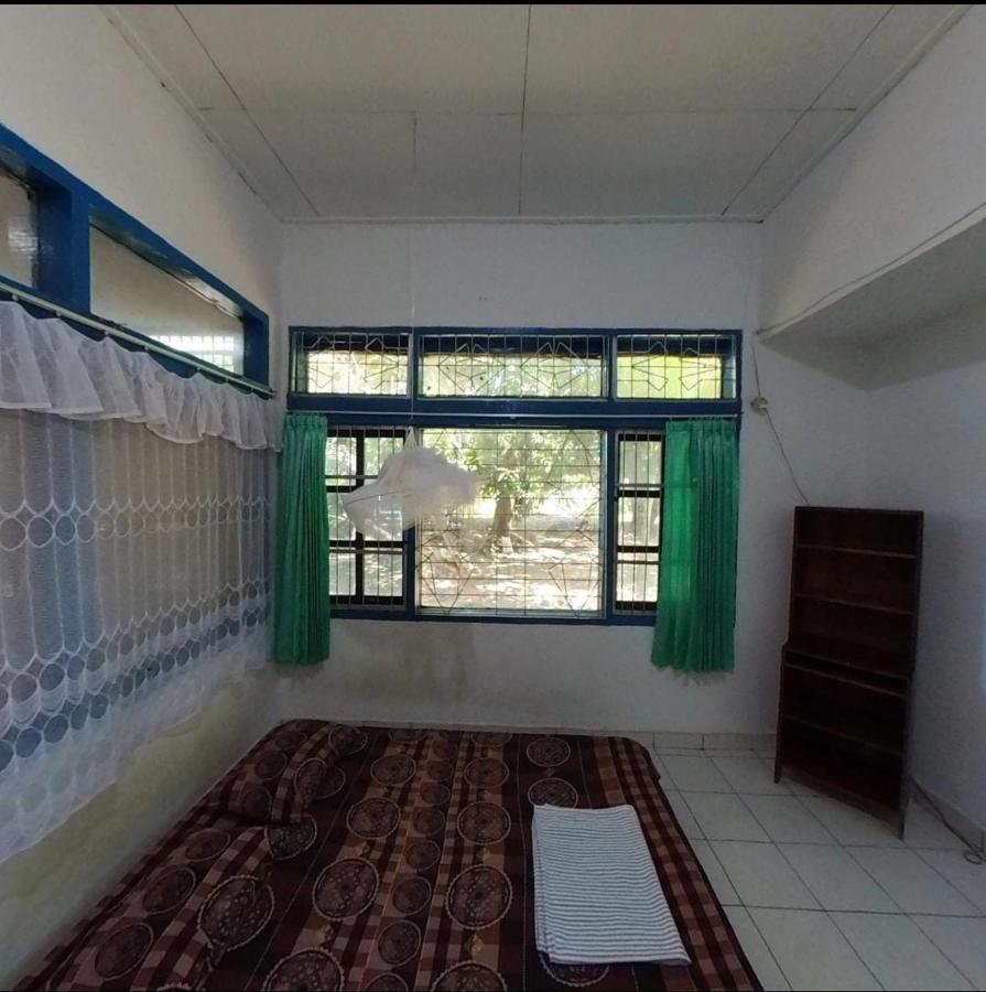 Guest House Dorm Floressa เมาเมเร ภายนอก รูปภาพ