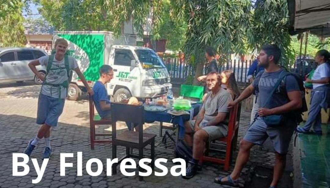 Guest House Dorm Floressa เมาเมเร ภายนอก รูปภาพ